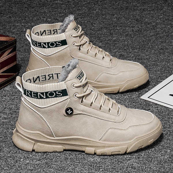 Férfi téli cipő fűzővel, feliratokkal