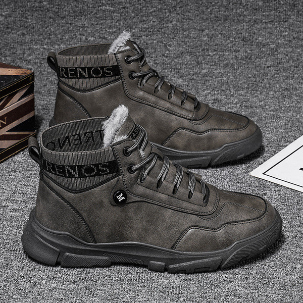 Férfi téli cipő fűzővel, feliratokkal