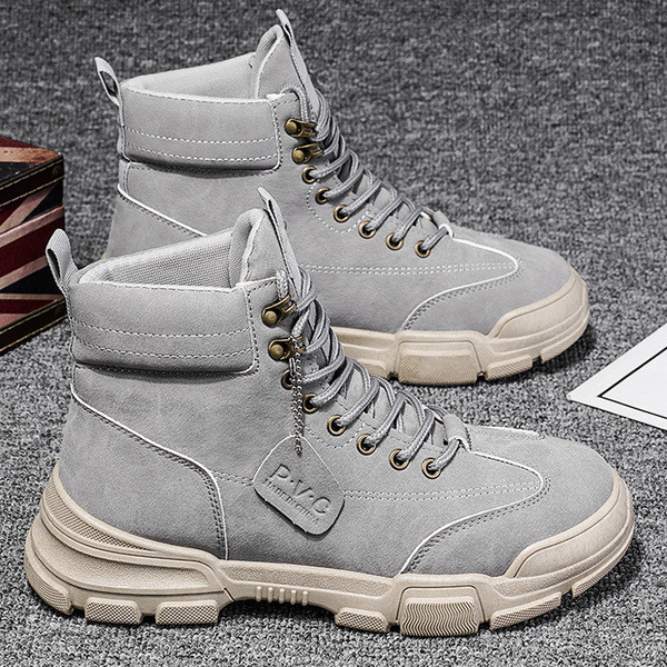 Αθλητικές και casual ανδρικές μπότες με τραχιά σόλα και κορδόνια