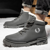 Modern férfi csizma hímzéssel és meleg béléssel