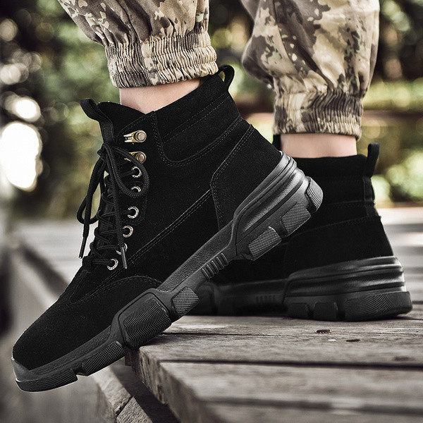 Férfi öko velúr csizma fűzővel és durva talppal