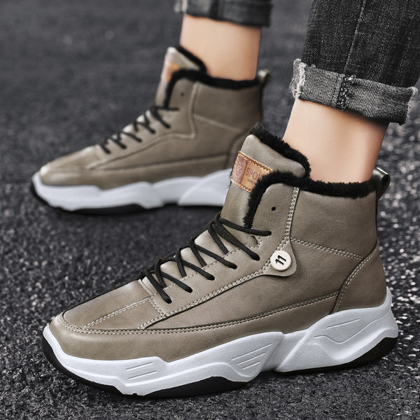 Kolmes värvitoonis sooja voodri ja paeltega meeste talvesaapad