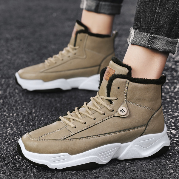 Kolmes värvitoonis sooja voodri ja paeltega meeste talvesaapad