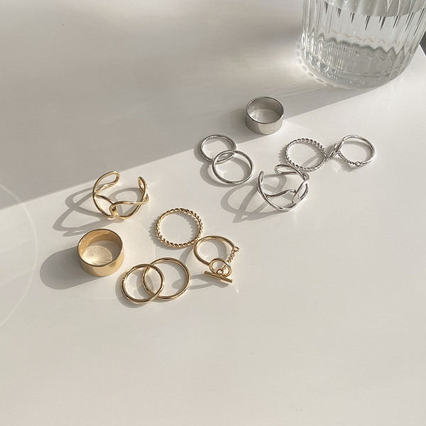 Kaasaegne naiste sõrmuste komplekt