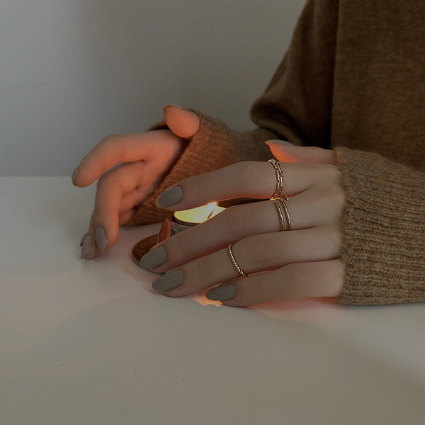 Kolmest naiste sõrmust koosnev komplekt tavaline mudel