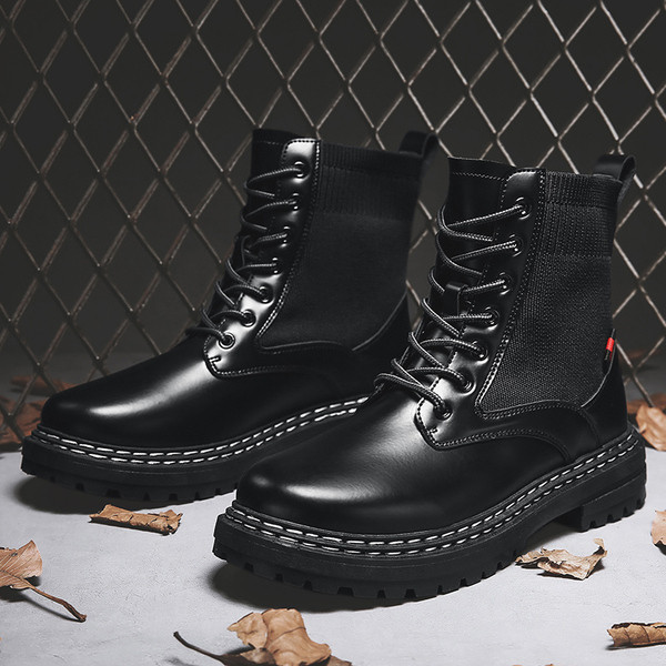 Μοντέρνα ανδρικές μπότες με κορδόνια σε δύο χρώματα