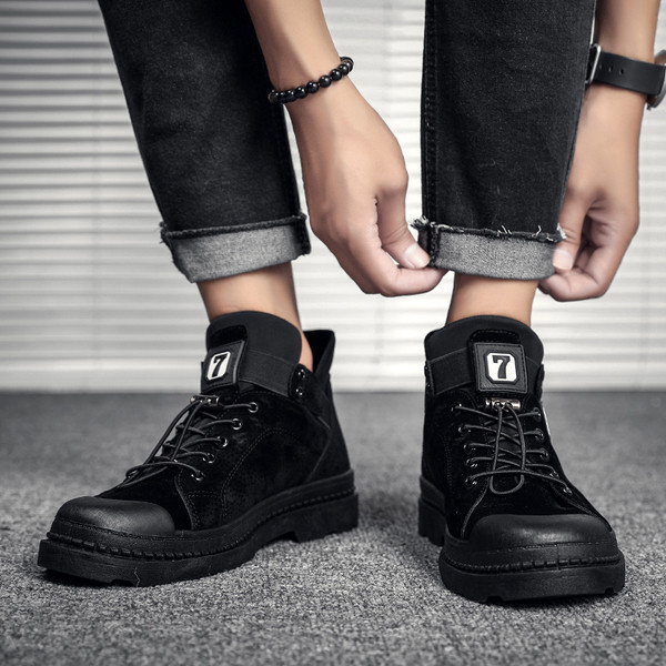 Muške zimske čizme sa vezicama i zakrpom