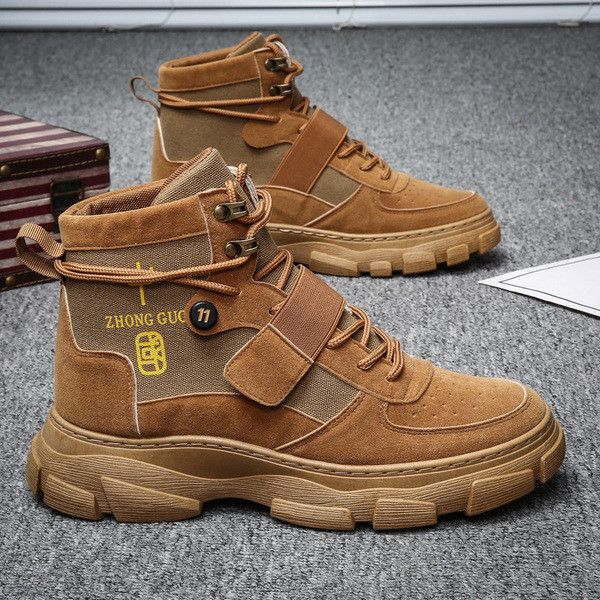 Talvised kleebiste ja paeltega meeste saapad