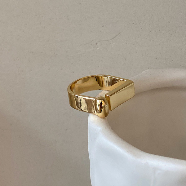 Κομψό γυναικείο σετ δαχτυλιδιών