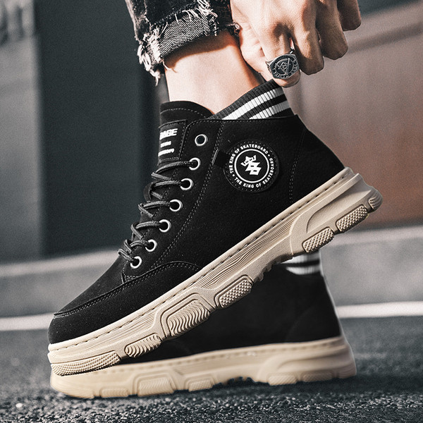 Öko-seemisnahast vabaajapaeltega meeste saapad