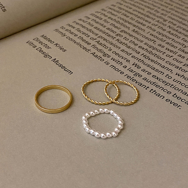 Női topikus gyűrűk dekorgyöngyökkel