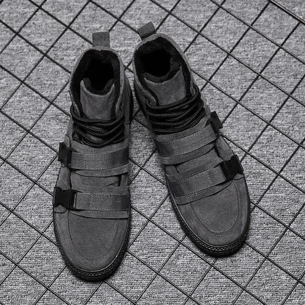 Vízálló férfi csizma csattal