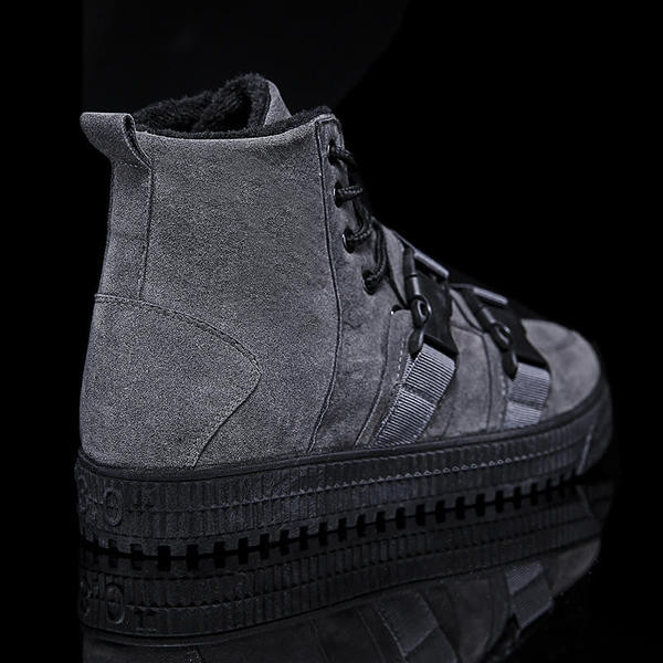 Vízálló férfi csizma csattal