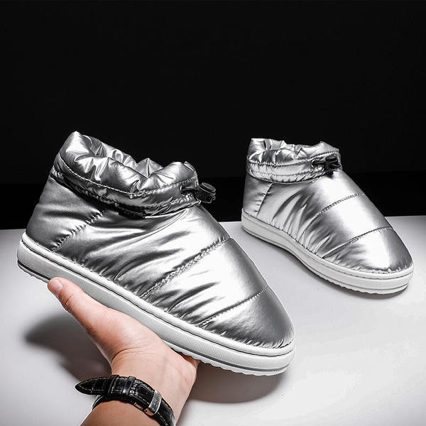 Uus mudel paelte ja lameda tallaga meeste saapad