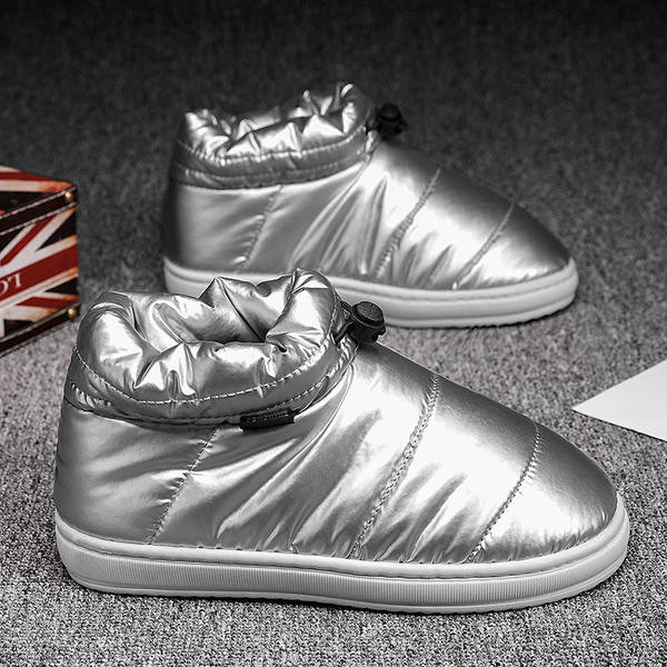 Uus mudel paelte ja lameda tallaga meeste saapad