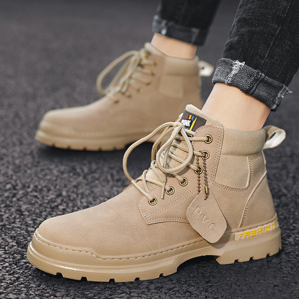 Lapos talpú és fűzős téli férficipő