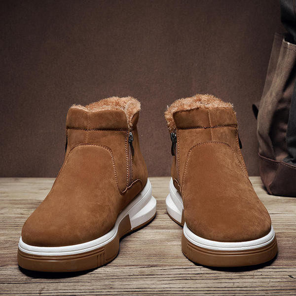 Novi model zimskih čizama sa patentnim zatvaračem i ravnim đonom