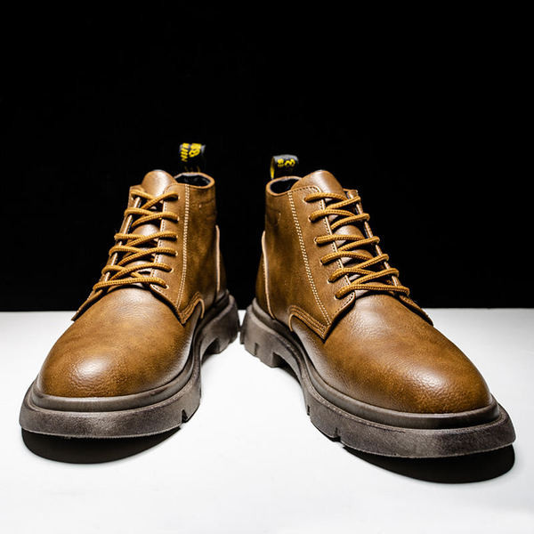 Sooja voodri ja paeltega meeste nahksaapad