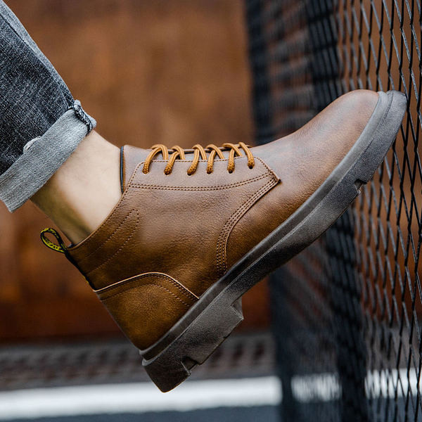 Sooja voodri ja paeltega meeste nahksaapad