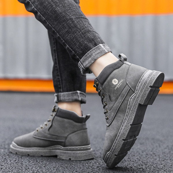 Sügis-talvised seemisnahast saapad meestele