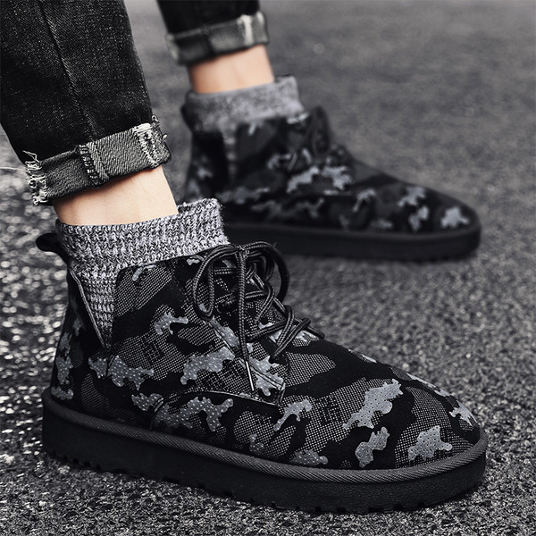 Uus mudel kamuflaažimustriga ja paeltega meeste saapad