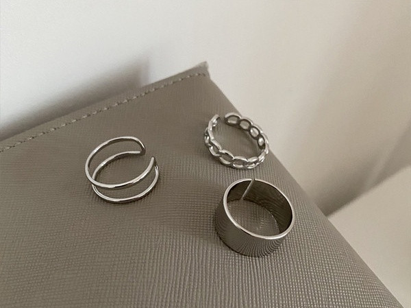 Naiste moodne kolmest sõrmust koosnev komplekt