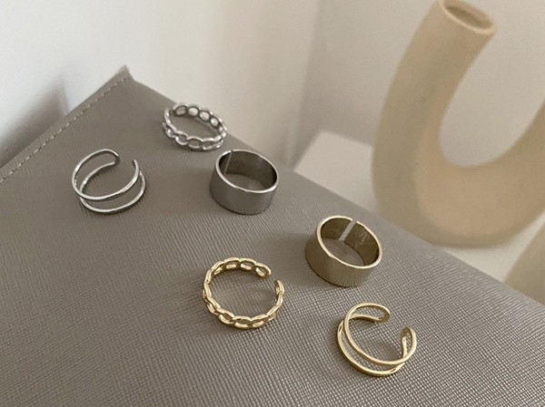 Naiste moodne kolmest sõrmust koosnev komplekt