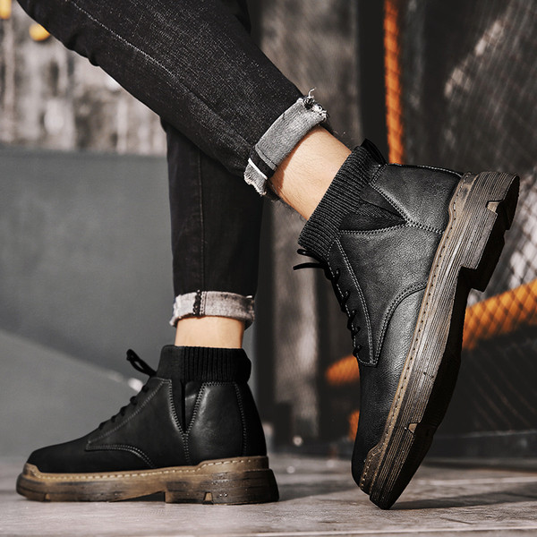 Aktuális férfi bőrcsizma fűzős