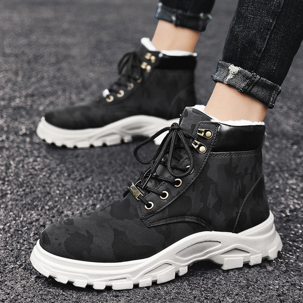 Kamuflaažimustriga ja kareda tallaga meeste saapad