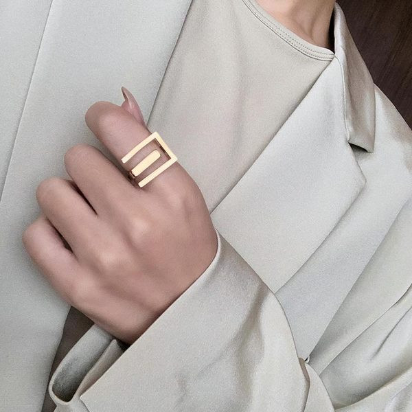 Stílusos női gyűrűs sima modell