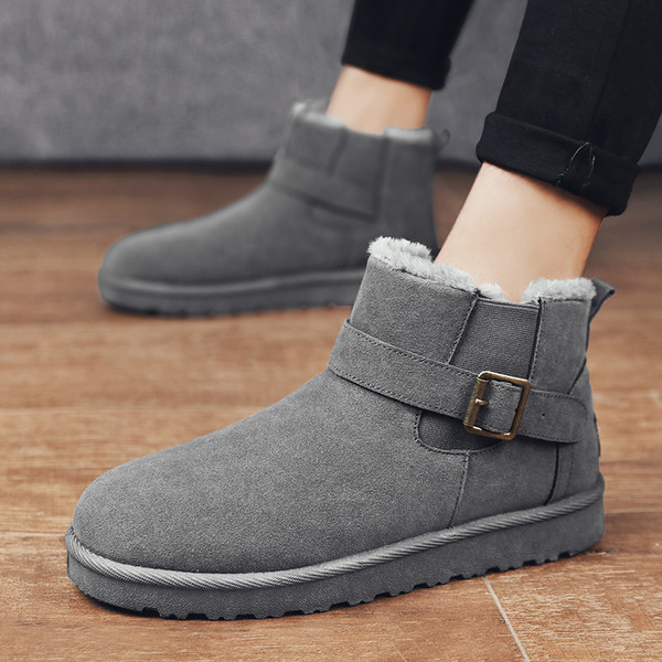 Moodsad pandla ja lameda tallaga meeste saapad