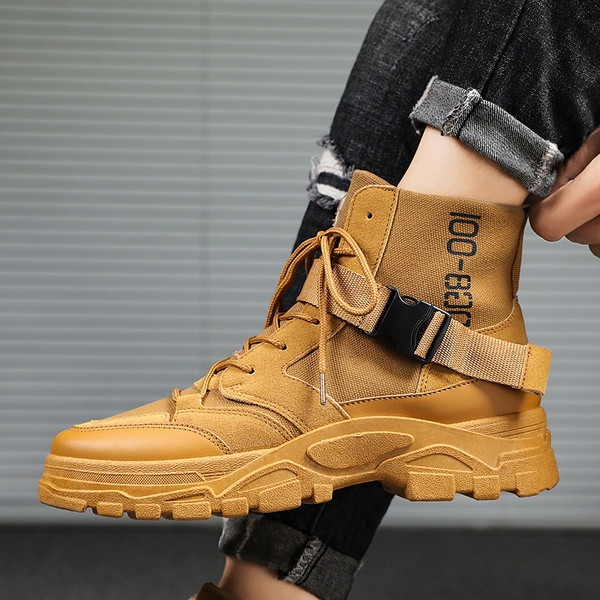 Modern őszi férfi csizma ökobőrből és durva talppal