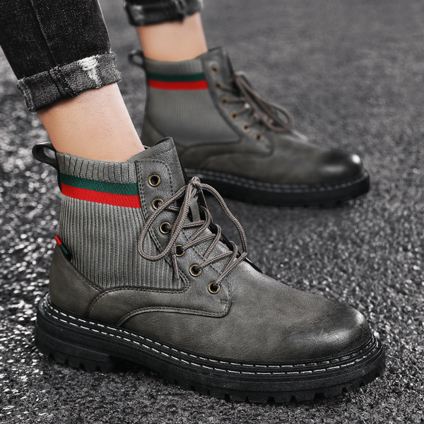 Praegused nööride ja lameda tallaga ökonahast meeste talvesaapad