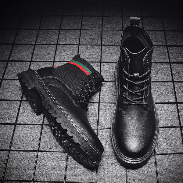 Praegused nööride ja lameda tallaga ökonahast meeste talvesaapad