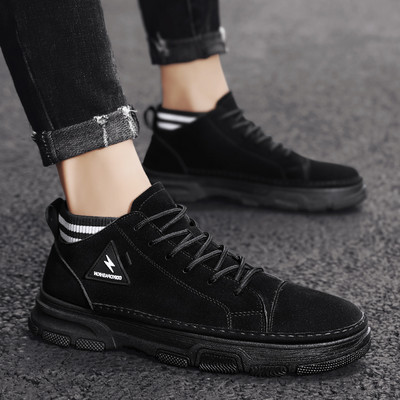 Férfi öko bőr csizma fűzővel és emblémával