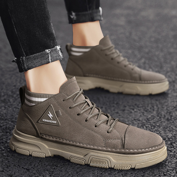 Férfi öko bőr csizma fűzővel és emblémával