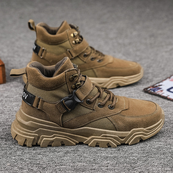 Modern őszi csizma durva talppal, öko velúrból