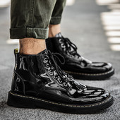 Ανδρικές μοντέρνες μπότες σε μαύρο χρώμα με κορδόνια