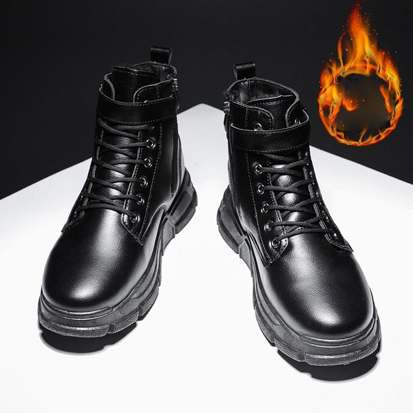 Moodsad pandlaga nahast saapad