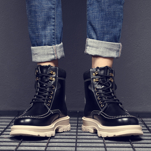 Meeste mustad paeltega kunstnahast saapad