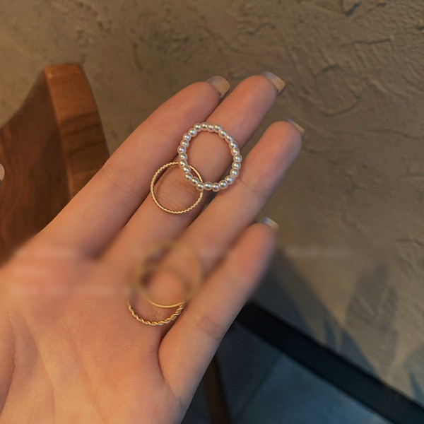 Praegune naiste sõrmuste komplekt tavaline mudel