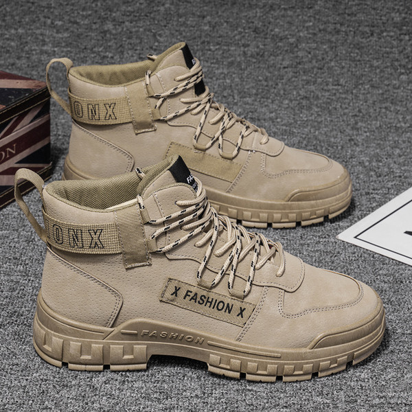 Talvised paelte ja kirjaga meeste saapad