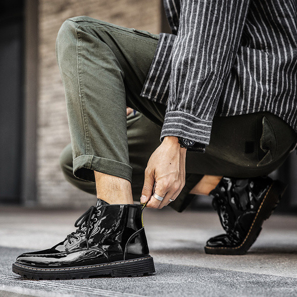 Muške lakirane čizme s vezicama