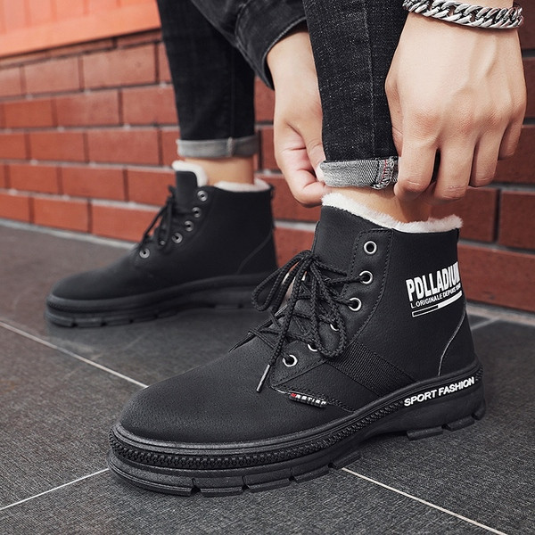 Praegused meeste saapad kirja ja sooja voodriga