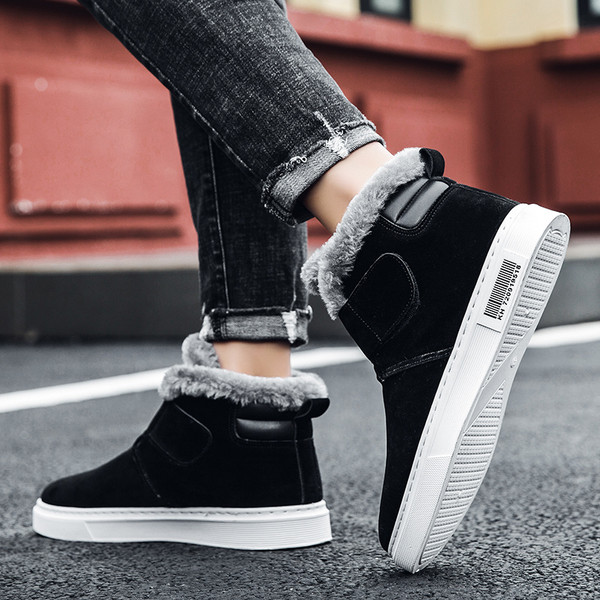 Talvised meeste saapad lameda talla ja udusulgedega