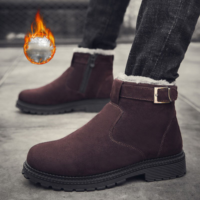 Aktuális férfi csizma csattal