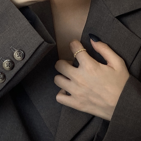 Stiilne naiste sõrmuseline mudel