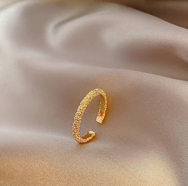 Stiilne naiste sõrmuseline mudel