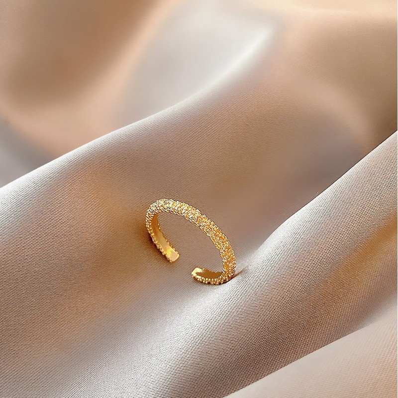 Stiilne naiste sõrmuseline mudel