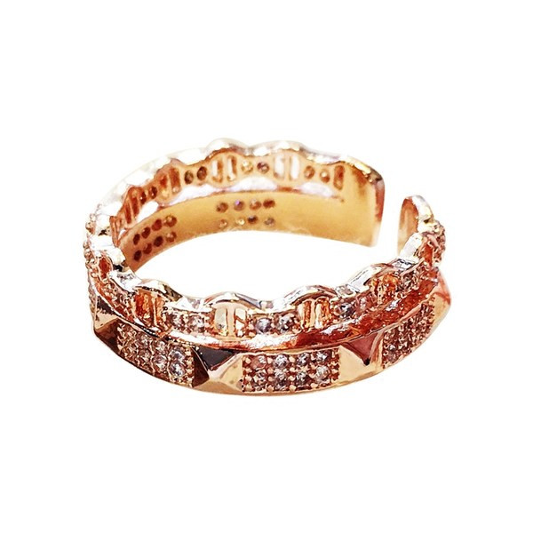 Stiilne kivikestega naiste sõrmus